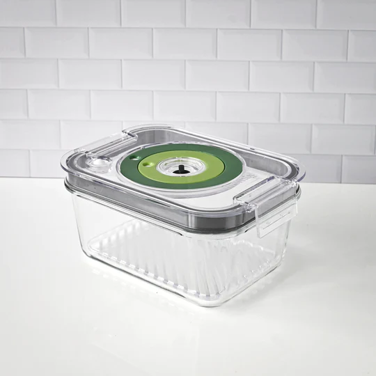 Caja de plástico Kis con tapa tipo clip 1 pza